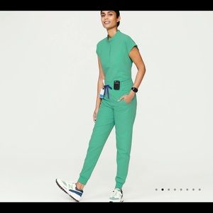 Figs Catarina Top High Waisted Zamora Joggers Surg